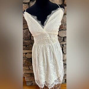 Elegant Lace ivory Dress L (runs small)